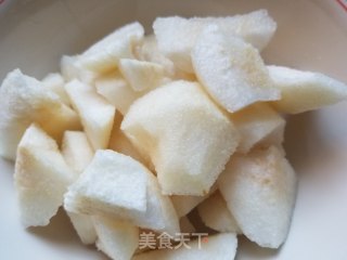 川贝雪梨炖雪耳步骤4