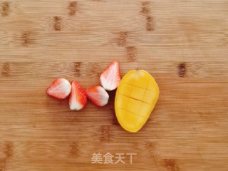 草莓&芒果雪媚娘步骤3
