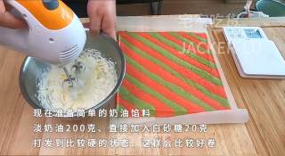 圣诞双色瑞士卷蛋糕，高颜值甜品、充满浓浓圣诞气息的美味。步骤22