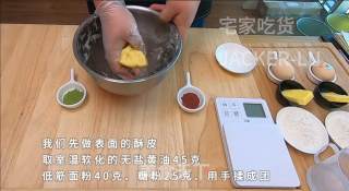 圣诞双色泡芙塔，高颜值外表，超甜蜜的奶油，酥脆的泡芙。步骤2