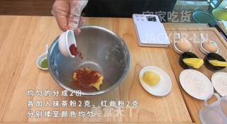 圣诞双色泡芙塔，高颜值外表，超甜蜜的奶油，酥脆的泡芙。步骤3