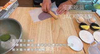 圣诞双色泡芙塔，高颜值外表，超甜蜜的奶油，酥脆的泡芙。步骤7