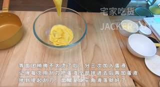 圣诞双色泡芙塔，高颜值外表，超甜蜜的奶油，酥脆的泡芙。步骤12