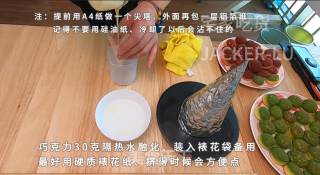圣诞双色泡芙塔，高颜值外表，超甜蜜的奶油，酥脆的泡芙。步骤21