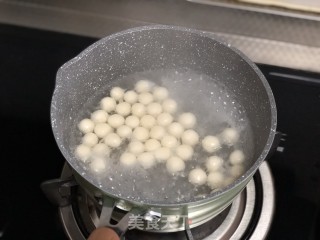 糯叽叽红豆糯米丸子步骤7