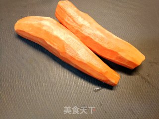解锁红薯新吃法～香烤红薯条步骤1