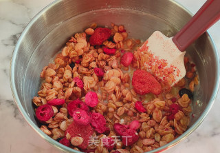 草莓燕麦拉丝蛋糕步骤5