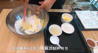三色卡通曲奇饼干，简单方便，烘焙玩票，造型堪忧，但味道不错。步骤2