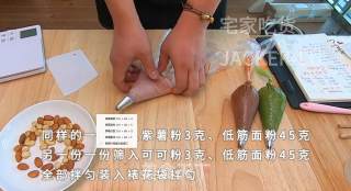 三色卡通曲奇饼干，简单方便，烘焙玩票，造型堪忧，但味道不错。步骤8