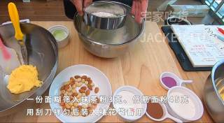 三色卡通曲奇饼干，简单方便，烘焙玩票，造型堪忧，但味道不错。步骤6