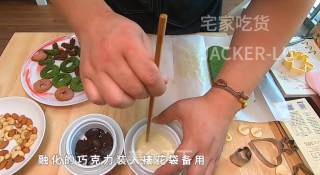 三色卡通曲奇饼干，简单方便，烘焙玩票，造型堪忧，但味道不错。步骤13