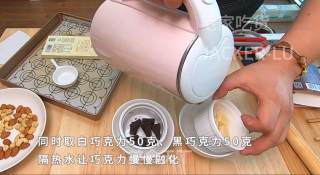 三色卡通曲奇饼干，简单方便，烘焙玩票，造型堪忧，但味道不错。步骤11
