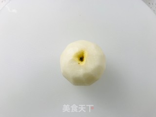 红酒烩梨步骤2