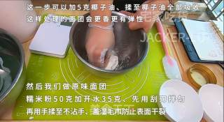 双色抹茶善哉，甜蜜回甘的让人回味，冬天来一碗，非常的小确幸。步骤3