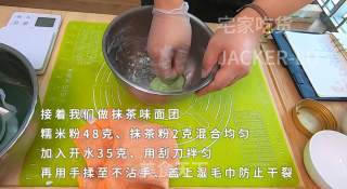 双色抹茶善哉，甜蜜回甘的让人回味，冬天来一碗，非常的小确幸。步骤5