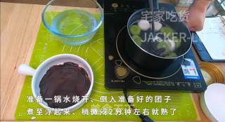 双色抹茶善哉，甜蜜回甘的让人回味，冬天来一碗，非常的小确幸。步骤8