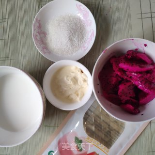 火龙果布丁步骤1