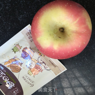 干果酸奶拌苹果步骤1