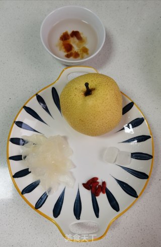银耳桃胶雪梨盅步骤1 银耳桃胶雪梨盅步骤1