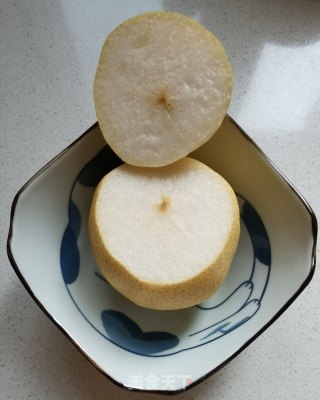 银耳桃胶雪梨盅步骤2 银耳桃胶雪梨盅步骤2
