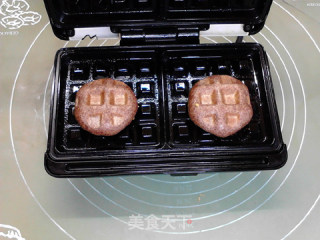酱腿芝士黑全麦格子华夫饼步骤15
