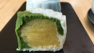 超简单的冰皮月饼，加上超好吃的奶黄馅，孩子也能轻松上手。步骤10