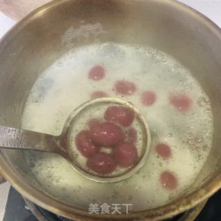 牛奶蜜豆紫薯丸子汤步骤4