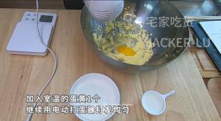 双色椰蓉小球,制作简单,甜而不腻、浓浓椰香,一口一个停不下来。步骤2 双色椰蓉小球,制作简单,甜而不腻、浓浓椰香,一口一个停不下来。步骤2