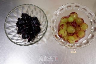 网红葡萄撞奶❗️（两种做法）葡萄椰奶冻  ❗️（超简单白凉粉版）步骤1