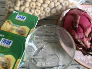 麦圈果味酸奶杯步骤1
