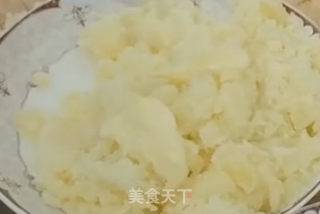 土豆版蛋黄酥步骤4