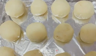 土豆版蛋黄酥步骤5