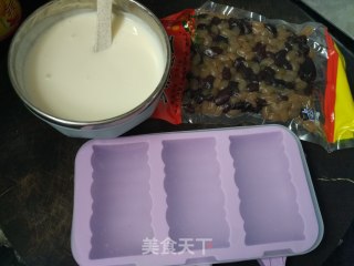 酸奶蜜豆冰棍步骤1