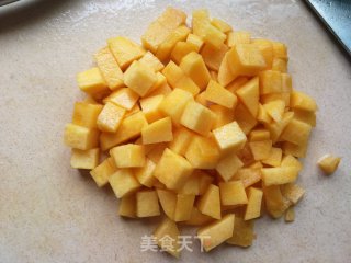 火龙果蟠桃酸奶碗步骤2