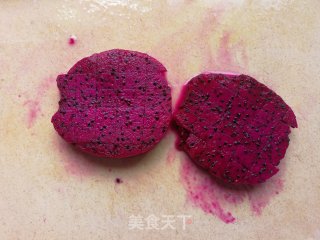 火龙果蟠桃酸奶碗步骤3