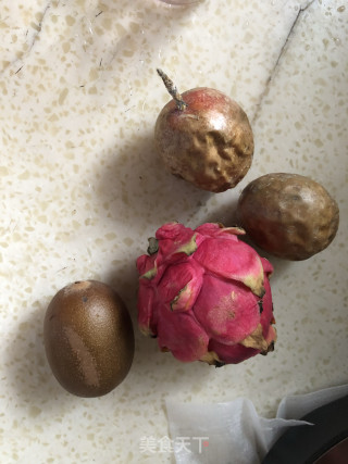 酸奶水果核桃杯步骤1