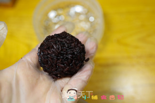 12个月以上辅食芒果黑米捞步骤3