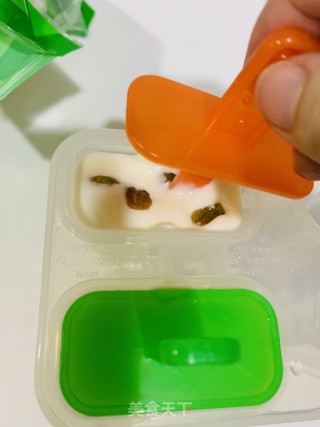 酸奶葡萄干低脂雪糕步骤2