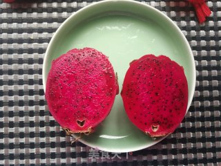 火龙果水果麦片酸奶碗步骤3