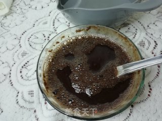 蜂蜜坚果黑凉粉步骤2