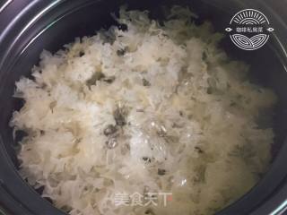 雪梨马蹄银耳羹步骤4 雪梨马蹄银耳羹步骤4