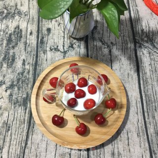 樱桃燕麦酸奶杯步骤2