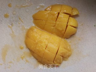 香蕉芒果甜瓜酸奶碗步骤2 香蕉芒果甜瓜酸奶碗步骤2