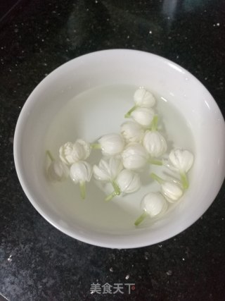 茉莉花鲜花蜜步骤1