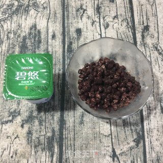 红豆蔓越莓酸奶捞步骤1