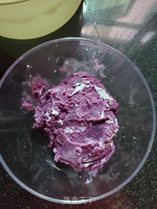 紫薯泥坚果酸奶杯步骤3 紫薯泥坚果酸奶杯步骤3