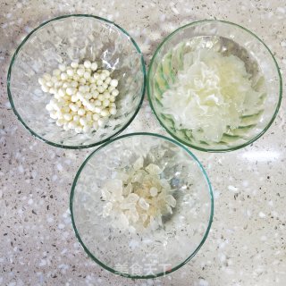 芡实银耳芋圆冰步骤5 芡实银耳芋圆冰步骤5