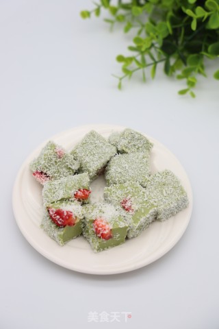 抹茶草莓牛奶小方步骤1
