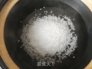 木瓜芋圆西米露步骤1 木瓜芋圆西米露步骤1