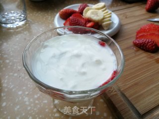 香蕉草莓酸奶杯步骤5 香蕉草莓酸奶杯步骤5